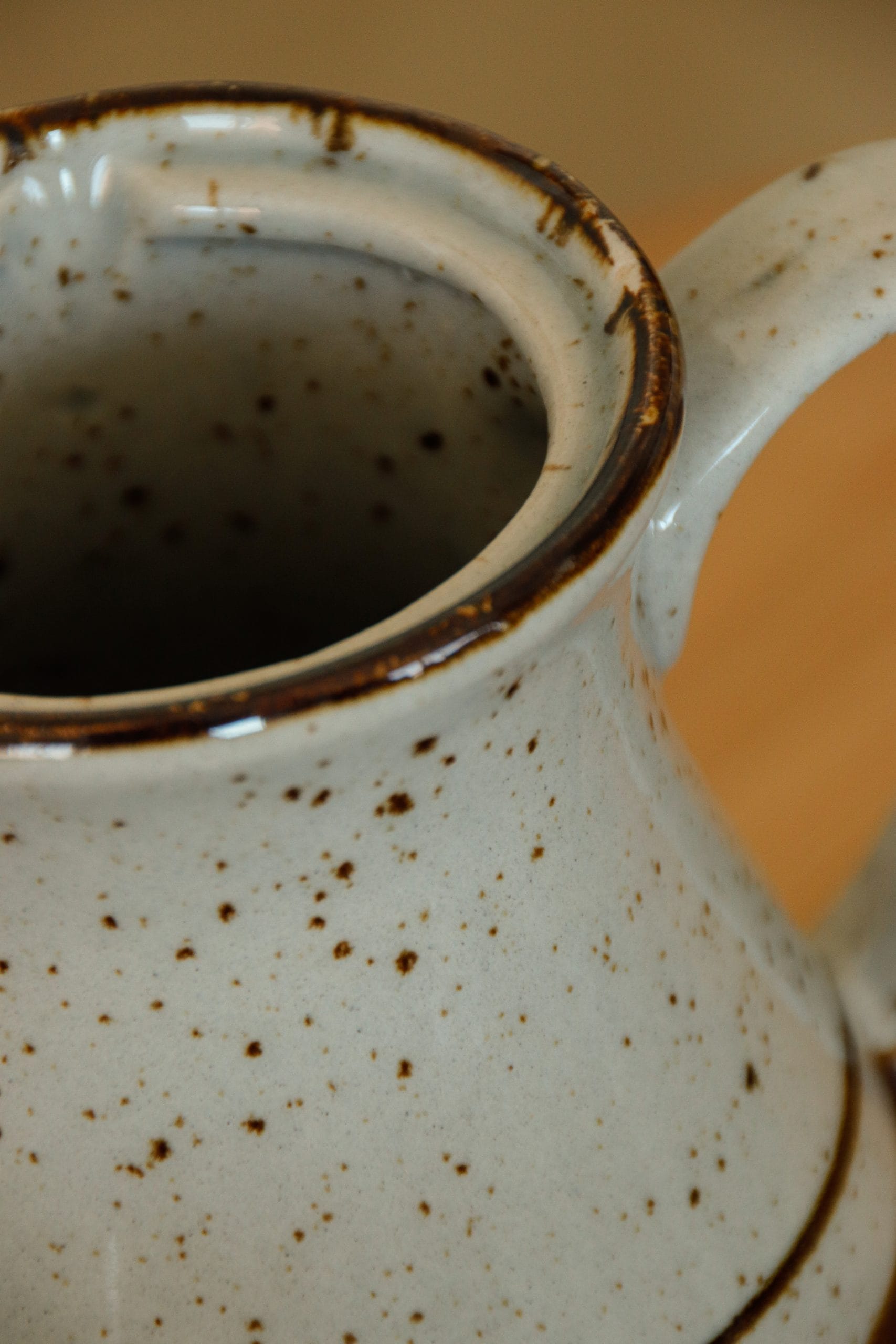 Service à thé en grès piqueté avec mazagran – Image 6