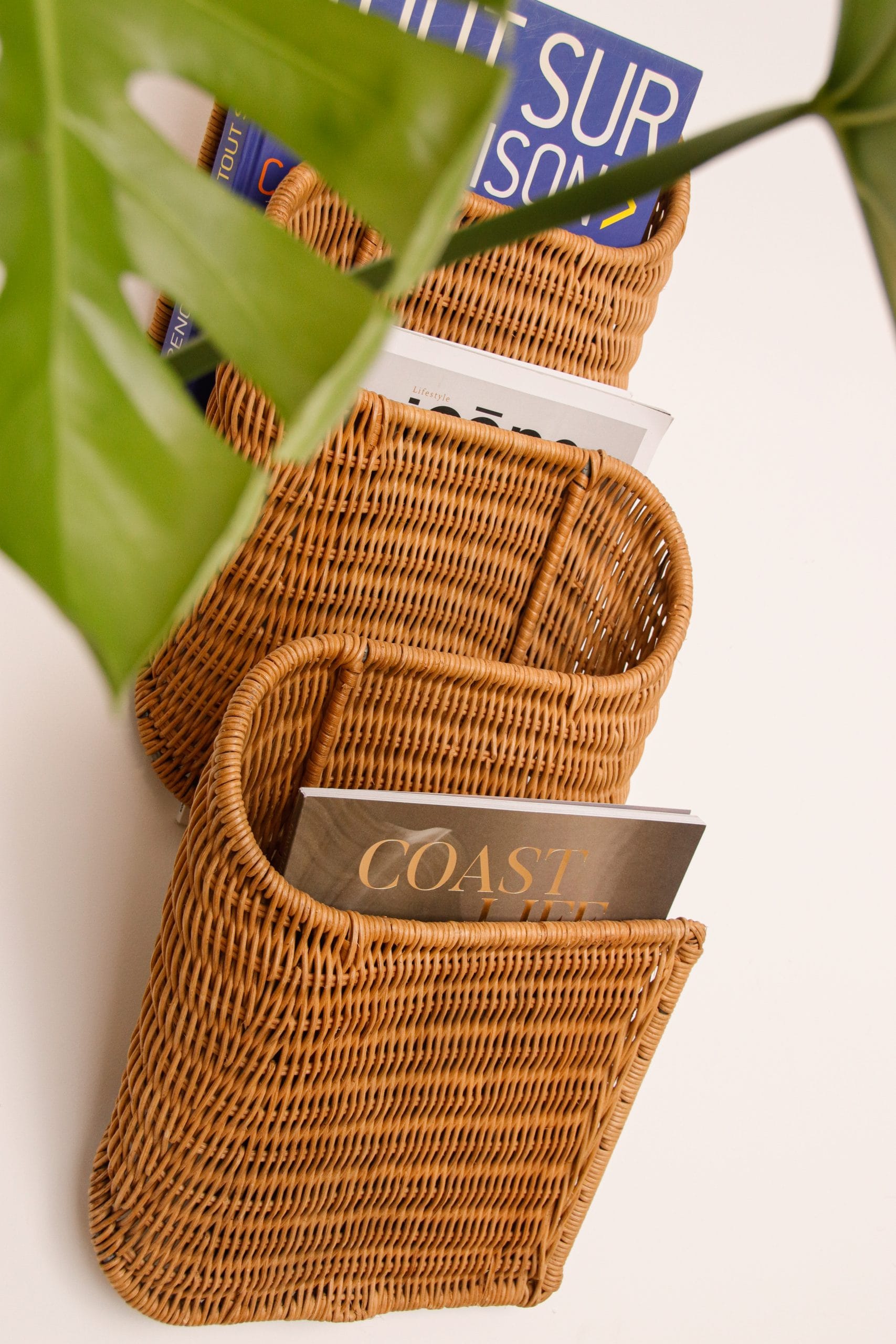 Porte-revues mural en osier tressé ondulé Karl Malmvall années 90 – Image 8