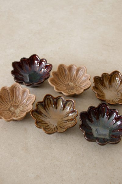 Coupelle fleur irisée en céramique