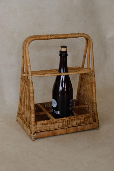 Porte-bouteilles en osier tressé