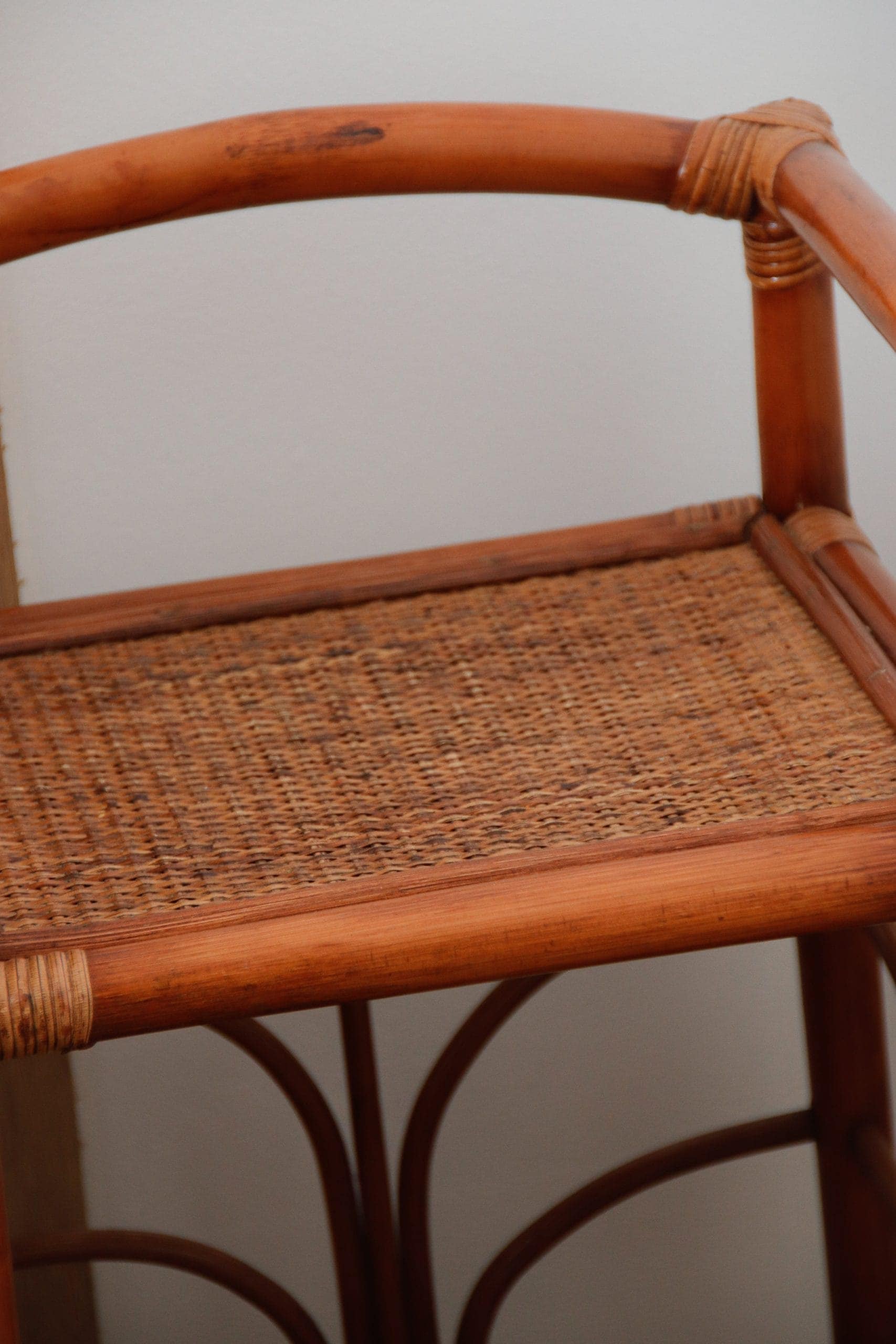 Table d'appoint en rotin marron 2 tablettes – Image 7