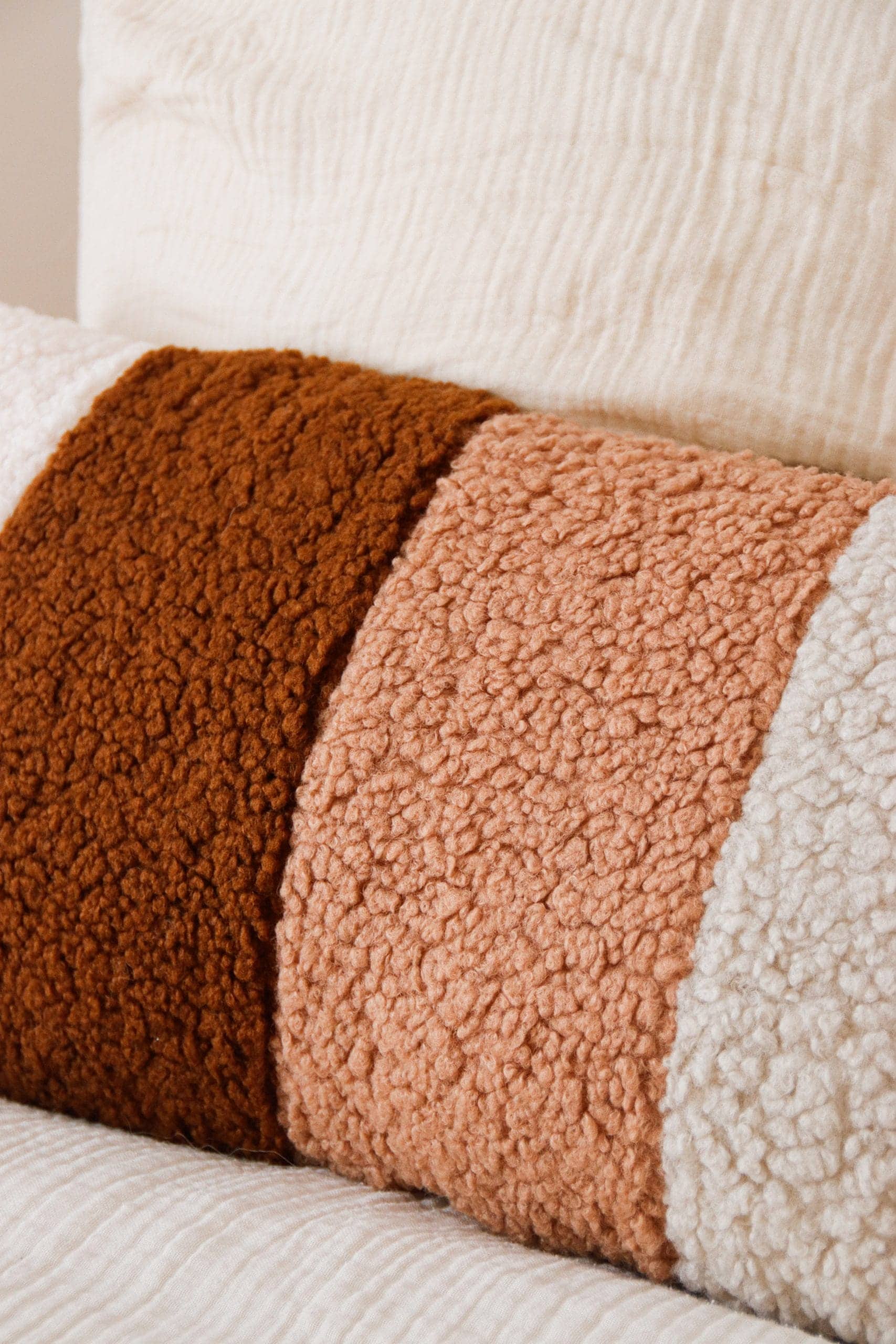 Coussin bouclette rectangulaire 30x60 – Image 8