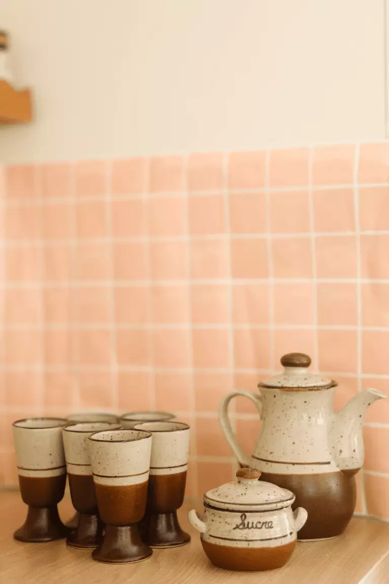 Service à thé en grès piqueté avec mazagran – Image 3