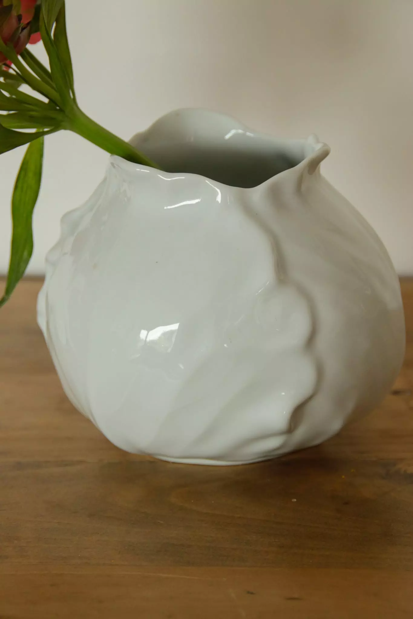 Vase feuille de choux en porcelaine – Image 4