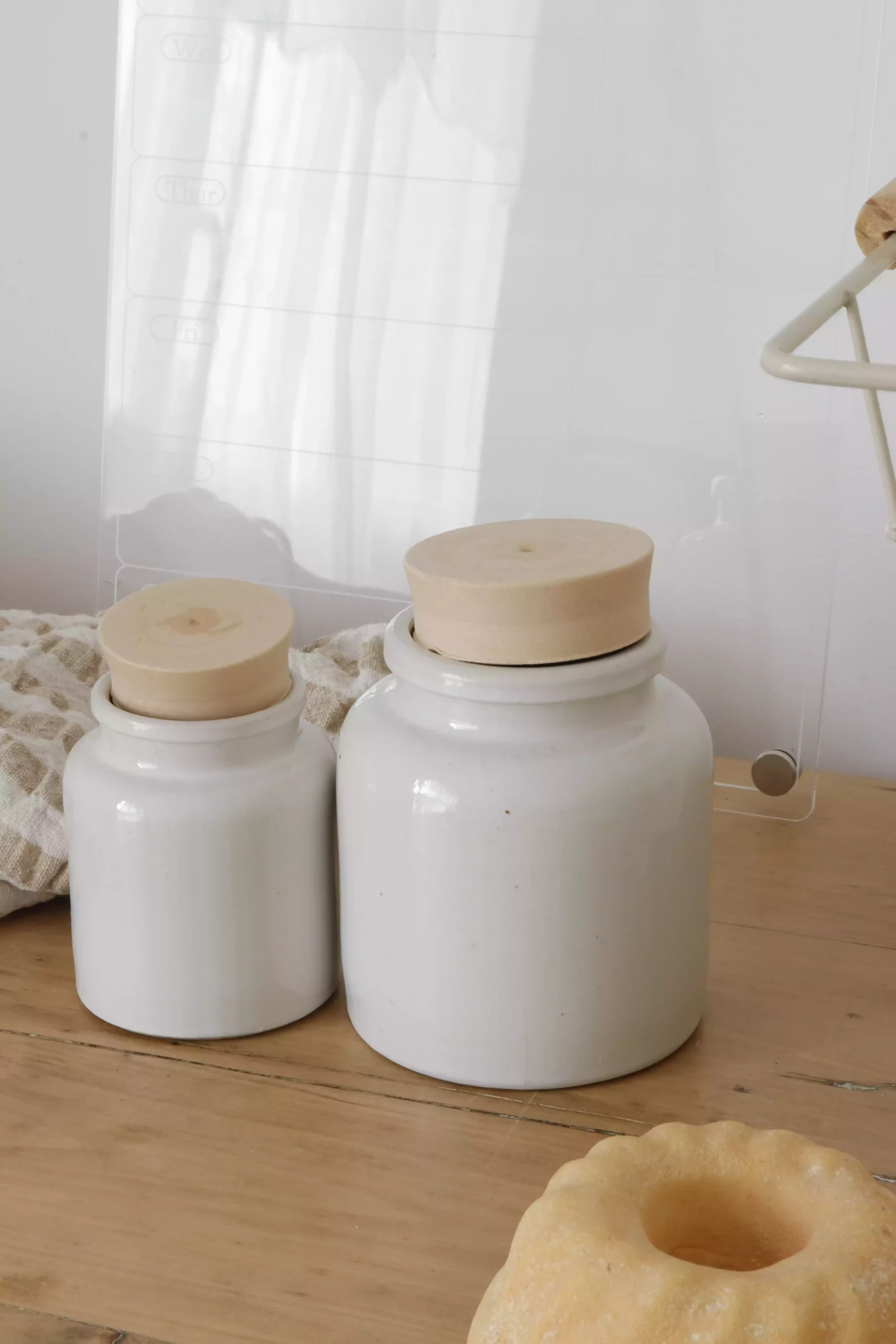 2 Petits pots blancs à Moutarde – Image 3